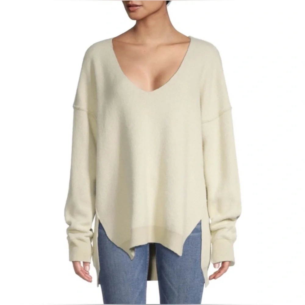 Free People Oversized Sweater Women’s S Marzipan Ivory V Neck Pullover Boho Soft - Picture 3 of 14